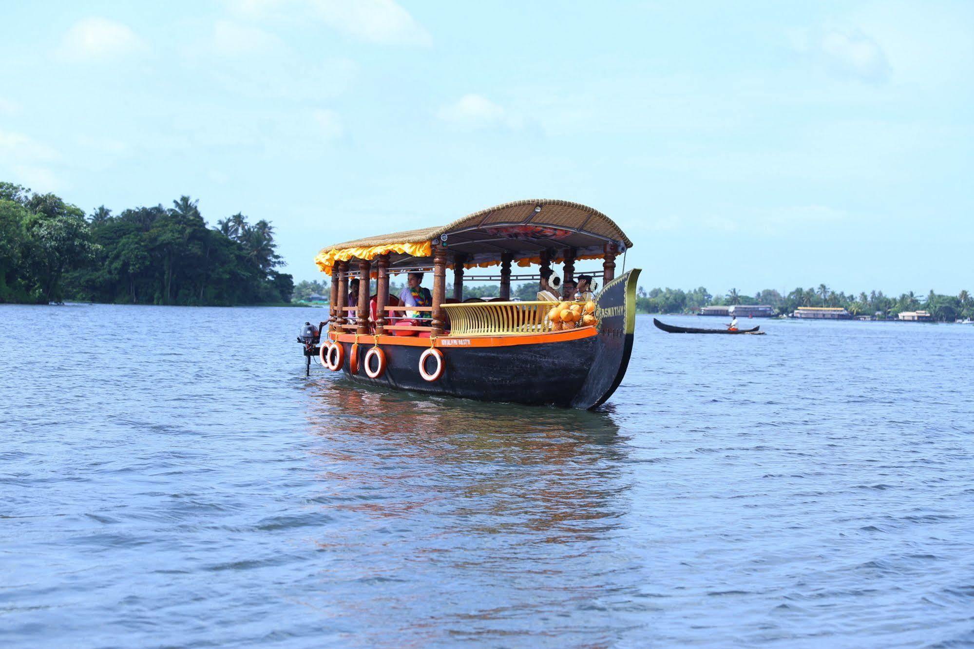 Pagoda Resorts Alappuzha Exterior photo